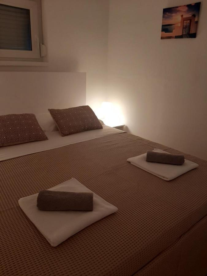 Apartment Enis Barbariga Esterno foto